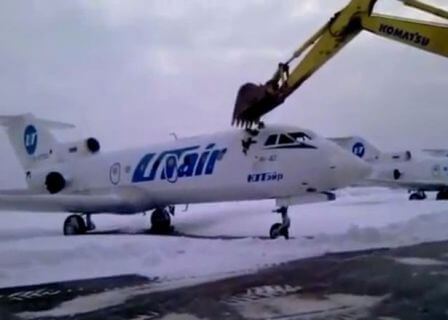 See How a fired employee destroys the plane using a digger 7