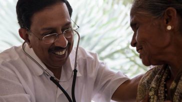 For Over 44 Years, This Doctors Team Treats 700-1200 Patients Every Sunday For Free
