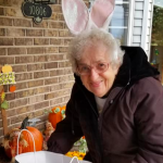 91-Year-Old Grandma Goes Trick-Or-Treating For The First Time
