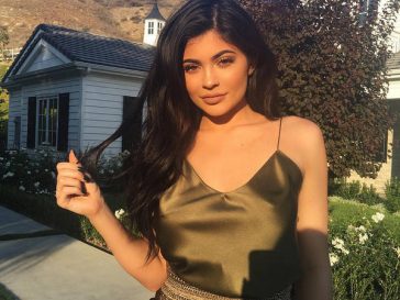 Kylie Jenner, just 21, makes millions every year and lives a lavish lifestyle 5