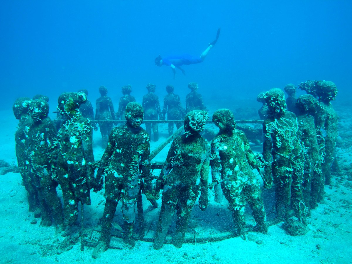 mysterious underwater discoveries sculpture park 