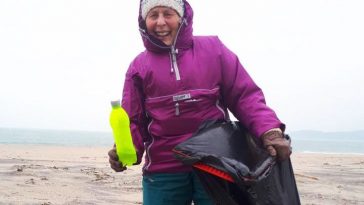 70-Year-Old Woman Cleans 52 Beaches In One Year